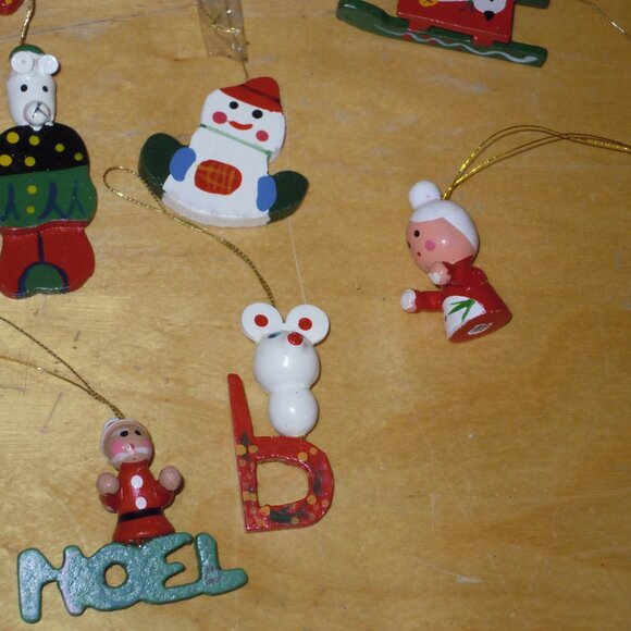 Vintage Handpainted Wood Christmas Tree Ornaments 23 Mini Lot German? Pinocchio - Picture 4 of 6